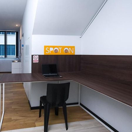 Spot On 89838 Lm Residence Miri Buitenkant foto