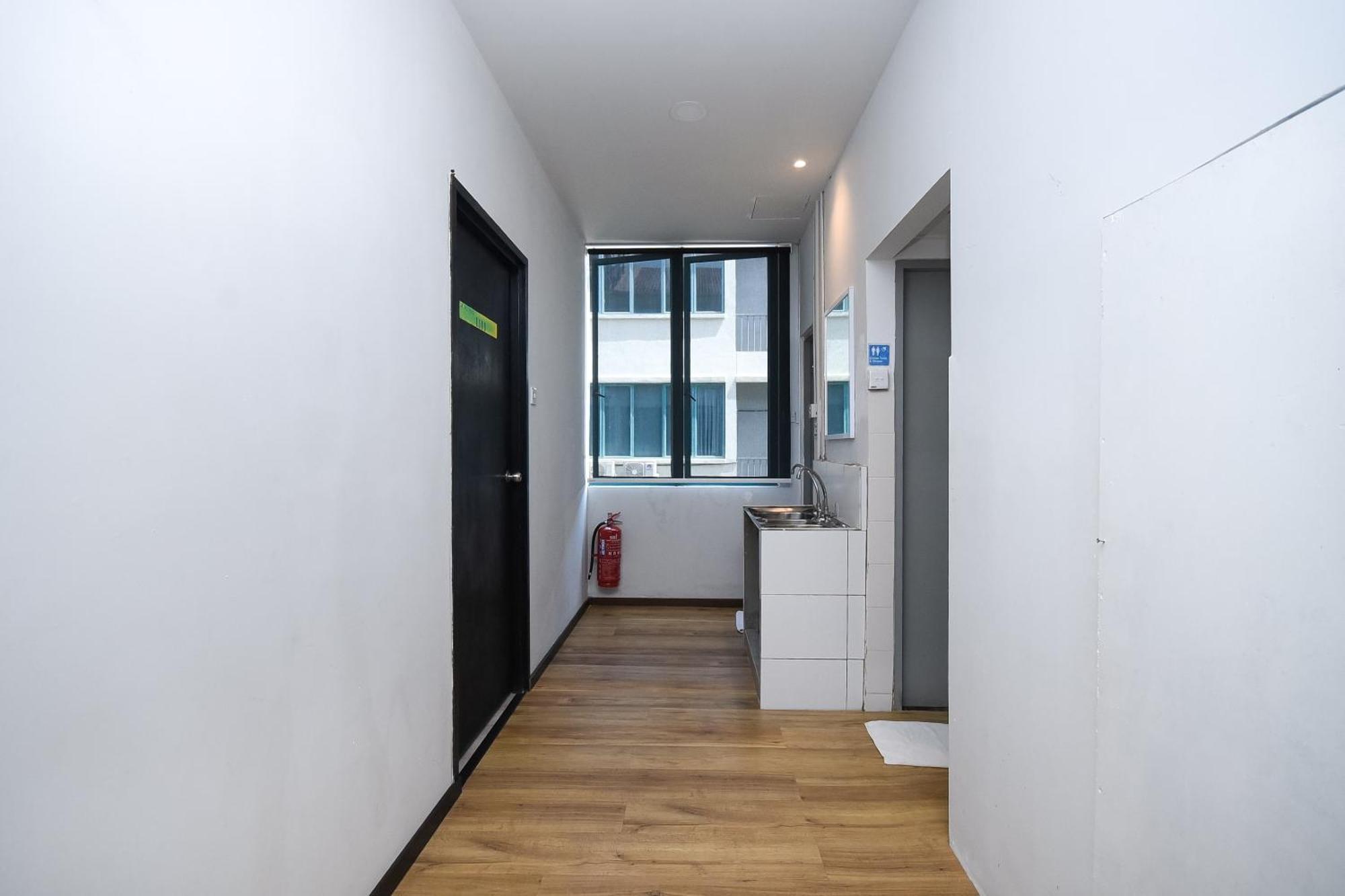 Spot On 89838 Lm Residence Miri Buitenkant foto
